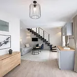 Stunning Duplex - Eiffel Tower & Trocadero * Paryż