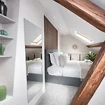 Stunning Duplex - Eiffel Tower & Trocadero