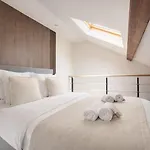 Stunning Duplex - Eiffel Tower & Trocadero *