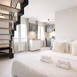 Stunning Duplex - Eiffel Tower & Trocadero Paris