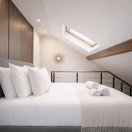 Stunning Duplex - Eiffel Tower & Trocadero *
