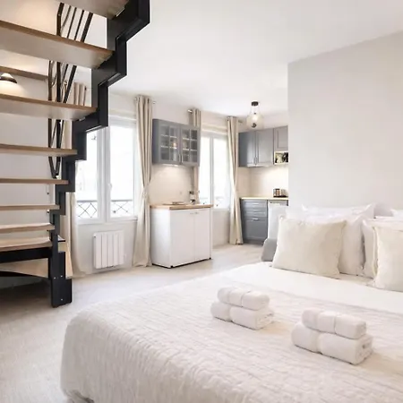 Stunning Duplex - Eiffel Tower & Trocadero Paris