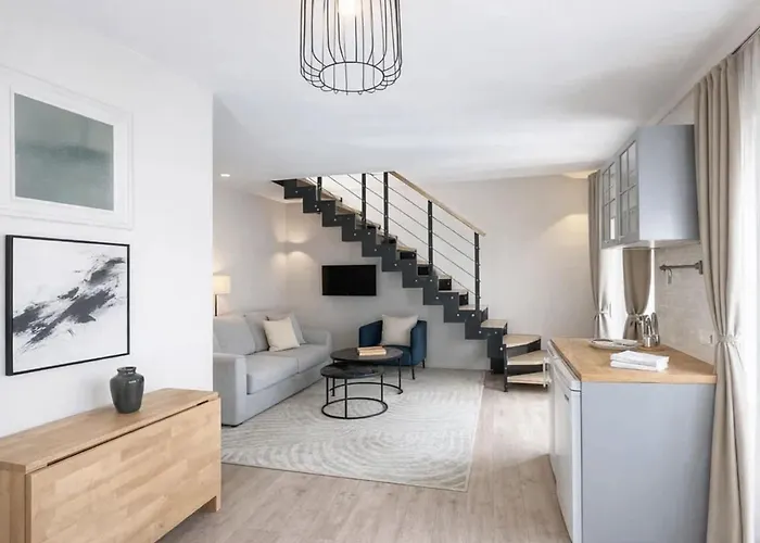 Stunning Duplex - Eiffel Tower & Trocadero * Parijs