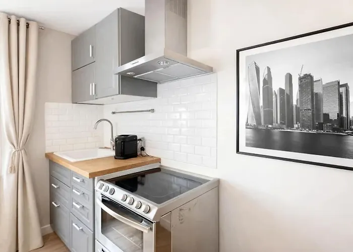 Stunning Duplex - Eiffel Tower & Trocadero * Parijs