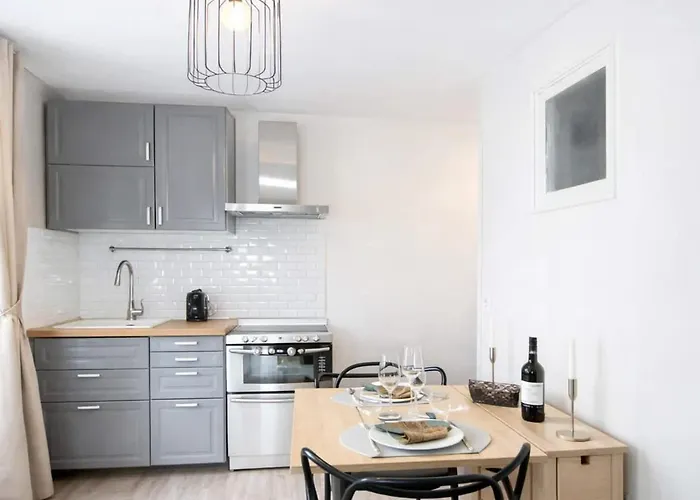 Stunning Duplex - Eiffel Tower & Trocadero Apartment *